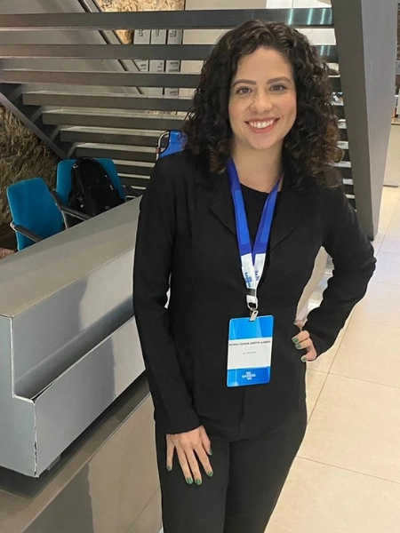 Promotora faturando no evento